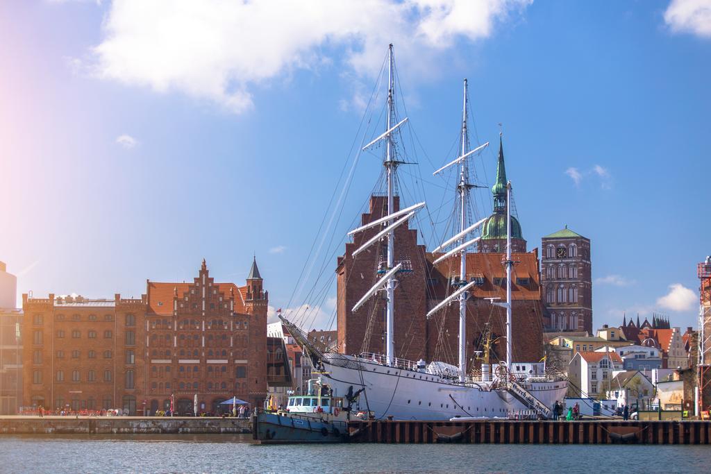 Altstadt Hotel Peiss Stralsund Exterior foto